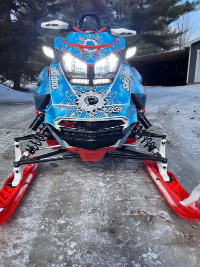 Skidoo Backcountry 2020 850 XRS 154" avec track de 1.75" 11018 Km Fonctionne très bien, maintenance...