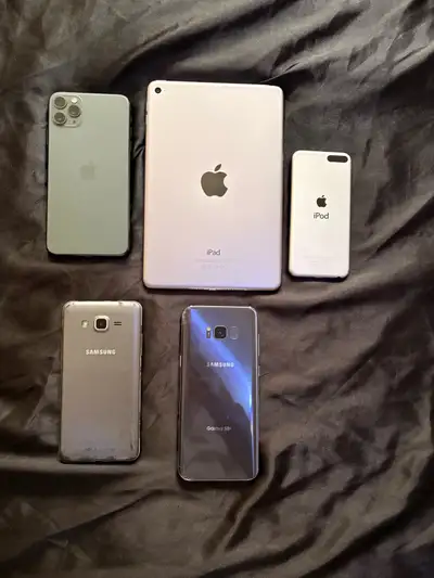 iPhone 11 Pro Max - Works perfectly Just needs Screen replacement Samsung S8+ - Works perfectly/ fai...