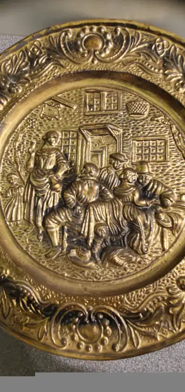 Vintage Brass Wall Plate in Arts & Collectibles in City of Toronto - Image 7