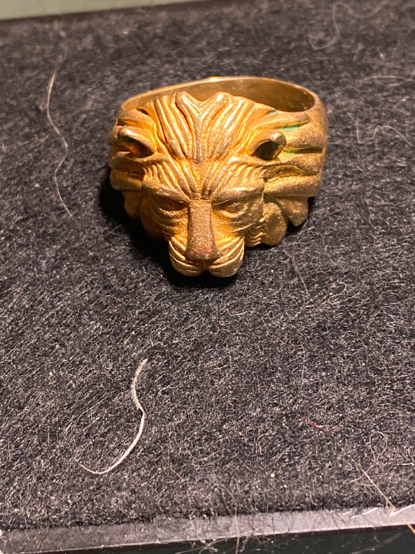 Lion Head Ring Metal Brass 10 Size in Arts & Collectibles in Vancouver - Image 2
