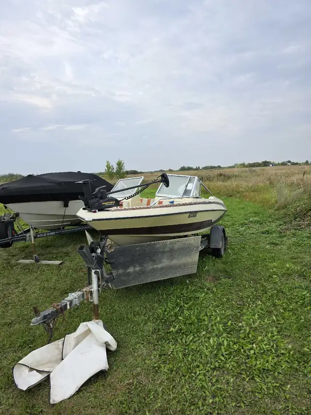 Boat and trailer  in Powerboats & Motorboats in Saskatoon - Image 5