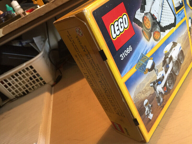 SPACE SHUTTLE - LEGO 31066 - Creator Kit Factory Sealed in Toys & Games in Oshawa / Durham Region - Image 3