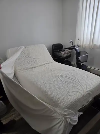 Massaging adjustable bed (Twin), View more