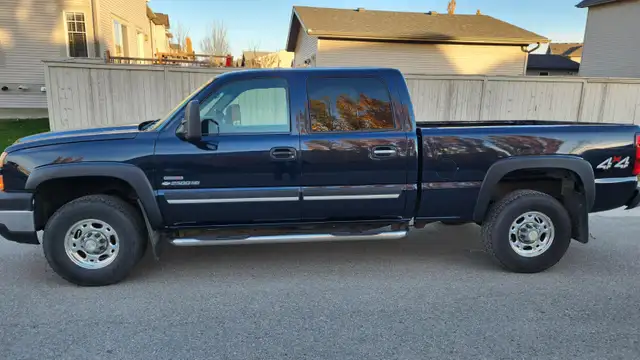 2006 No Rust Cats Eye Chevy Silverado 2500 HD LLY/LBZ