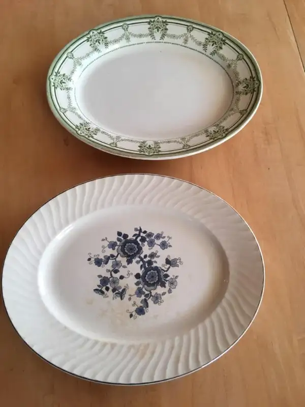 Bols vintage et assiettes de service