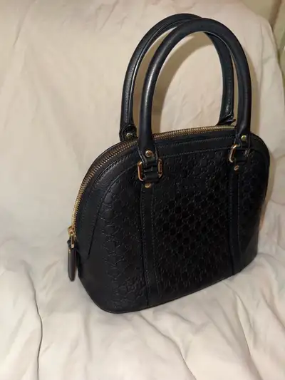 Gucci purse, View more