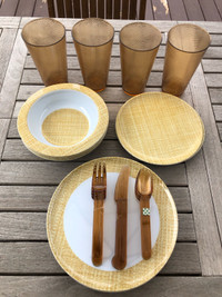 Camping/Picnic/outdoor dining  set for 4 - 28 pieces - new
