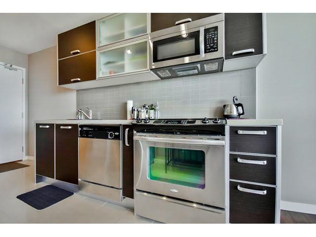 1 bed room apartment for rent King George Skytrain Station in Room Rentals & Roommates in Delta/Surrey/Langley - Image 4
