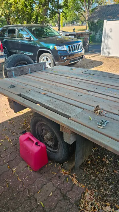 Posted for a friend. Call or text only.Darcy 7807158528.5×8' flatdeck trailer.2 5/16 hitch .Good 15"...