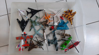 Lot of 20 die-cast airplane, helicopter