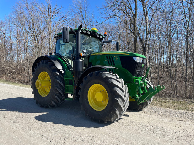 2018 John Deere 6215R. 744hrs in Farming Equipment in Chatham-Kent - Image 2