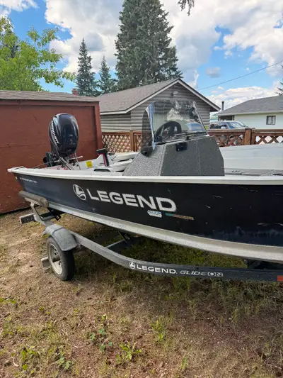 2018 Legend Prosport SC 16 ft boat with 25 hp outboard motor. Has livewell, bilge pump and navigatio...