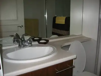 cozy furnished - bedroom, *own-bathroom by skytrain & bus stations + Brentwood mall North Burnaby Th...