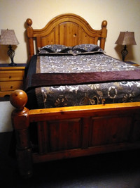 Elegant Solid Wood Queen Bed Frame 