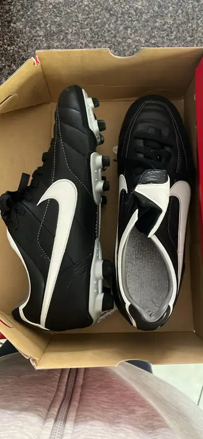 New Women US6 Puma shoes spiked, View more