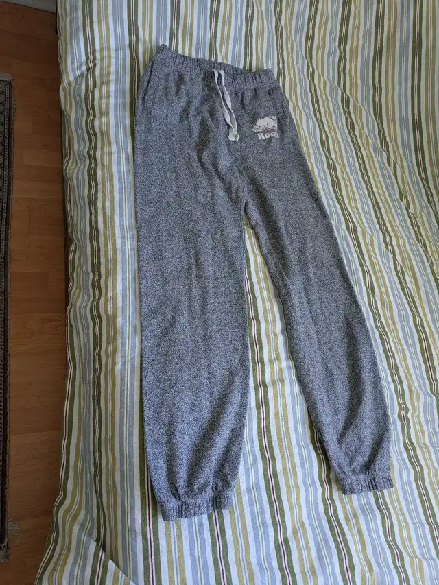 roots pants size xxs in Women's - Bottoms in Oshawa / Durham Region - Image 5