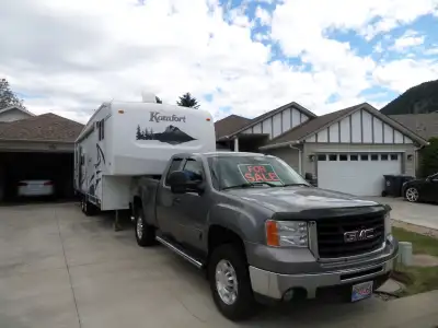 2008 gmc 2500hd duramax diesel with 2006 komfort model 271 fifth wheel. complete unit ready to go in...