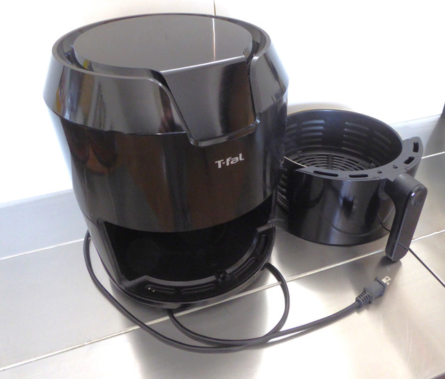 T-Fal Easy Fry XL Digital Air Fryer 4.2L capacity in Microwaves & Cookers in Calgary - Image 2