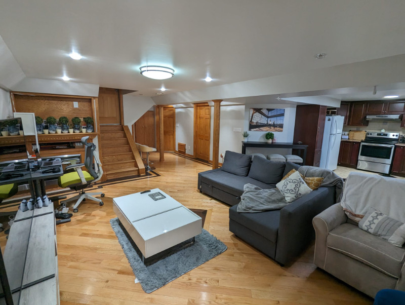 Large 2 Bedroom Walkout Basement in Scarborough near UTSC Long Term