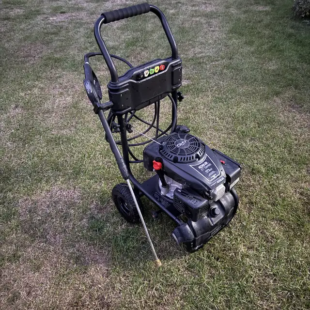 Nice little pressure washer. Not sure of the exact output on thi in Power Tools in Kawartha Lakes - Image 2