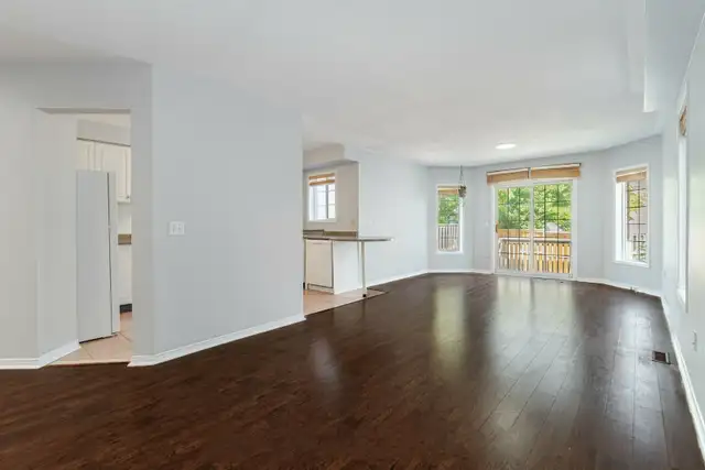 3 Bedroom Entire House For Rent in Long Term Rentals in Mississauga / Peel Region - Image 2