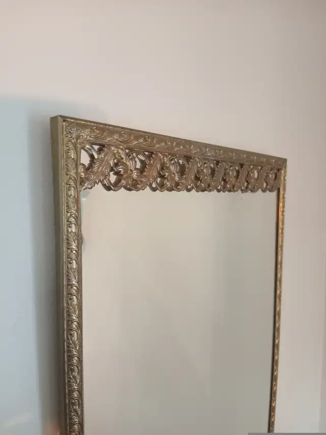 Vintage Hollywood Regency Style Floral Gold Gilt Wall Mirror in Home Décor & Accents in Calgary - Image 3
