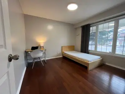 Single room for rent for May 1st in a single house in Barrhaven. Just a few steps from buses and onl...