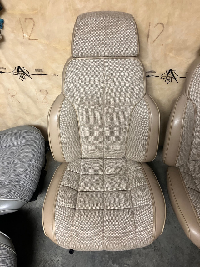 Jeep Cherokee XJ front seats in Auto Body Parts in Norfolk County - Image 2