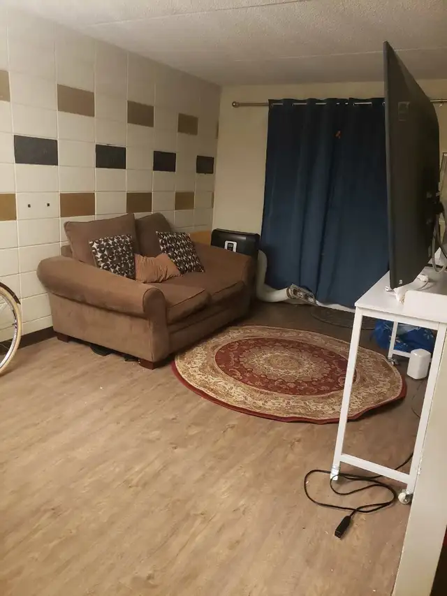3 bedrooms available in 2-floor apartment63849108755971123