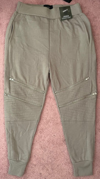 Brand New With Tags Men’s Pant Size Large $40