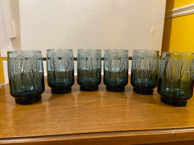 Rare 6 Vintage Smokey Blue Juice Glasses with Raised Trees in Arts & Collectibles in Oshawa / Durham Region - Image 2
