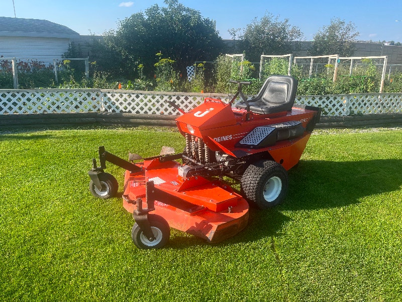 DEINES ZERO TURN MOWER/ SNOWBLOWER !!! GREAT FOR AN ACREAGE Lawnmowers & Leaf Blowers