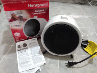 Honeywell Compact Ceramic Heater