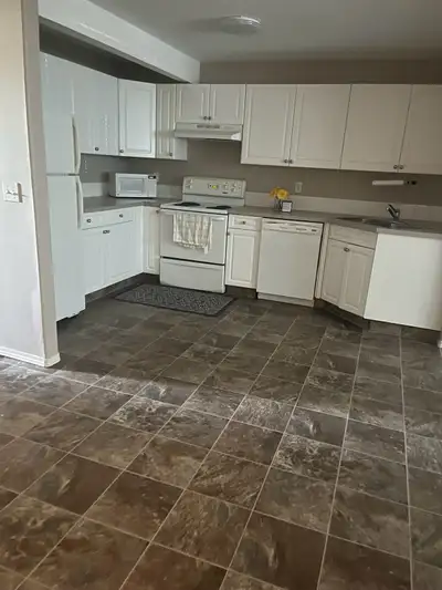 FREE FIRST MONTH- 2 Bedroom Sylvan