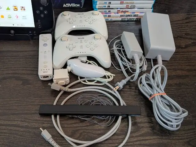 Nintendo Wii U with Games and Accessories in Nintendo Wii U in Markham / York Region - Image 4