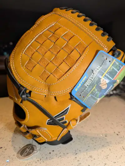 NEW Easton Fastpitch glove 12" RHT Tan/Black, View more