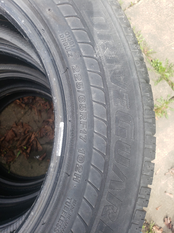 Four 225/65/17 Bridgestone DriveGuard Run-Flat All Season tires. in Tires & Rims in City of Halifax - Image 3