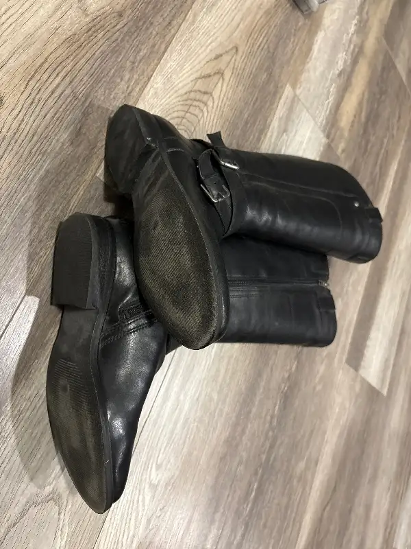 Women’s Tall Boots in Women's - Shoes in Calgary - Image 3