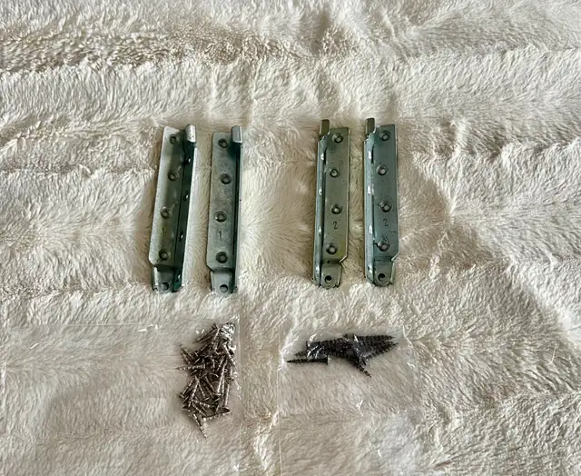 Conversion kit hardware for double bed in Cribs in Oshawa / Durham Region - Image 2