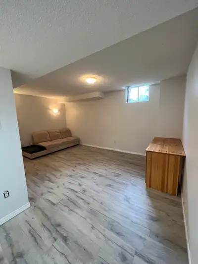 Newly Renovated 1 bedroom Basement Bachelor/Studio for Rent by Winston Churchill & Hwy403. Erin Mill...