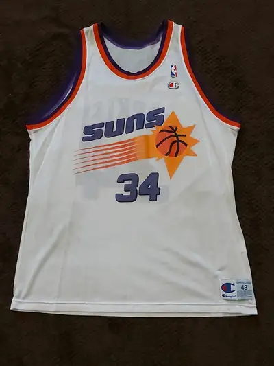 These are used NBA jerseys that are in great condition. They are vintage from the 1990s. Size 48 (M-...