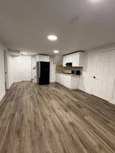 Newly Renovated 1-Bedroom Basement Apartment for Rent Newmarket – Yonge St & Millard Ave Great locat...