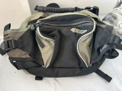 MEC, WAIST, HIP PACK, FANNY PACK, SHOULDER CARRY, UNISEX MOUNTAIN EQUIPMENT COOP IDEAL FOR EVERYDAY...
