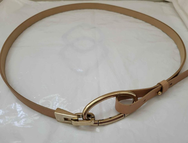 New Womens Banana Republic Thin Beige Leather Belt Gold Loop in Women's - Other in Markham / York Region - Image 3