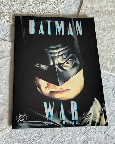 Batman - War On Crime - Alex Ross, Paul Dini - First Printing, View more