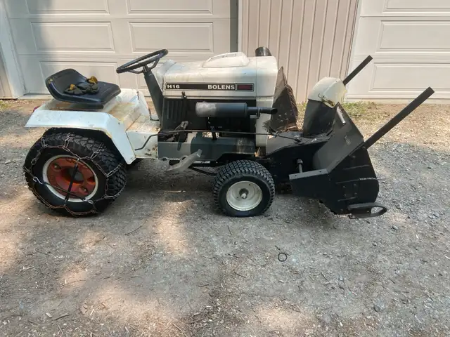 Bolens lawn tractor in Lawnmowers & Leaf Blowers in Trenton - Image 5