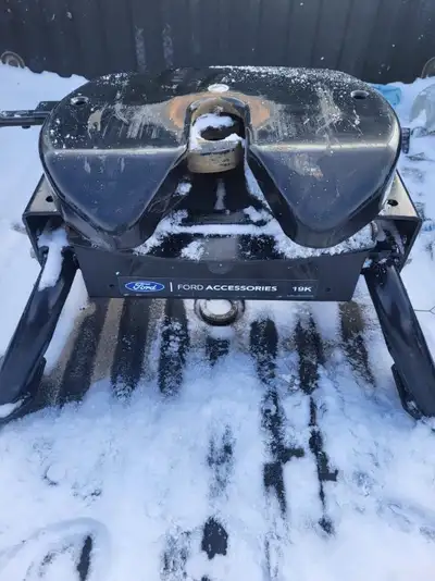 Fifth Wheel Hitch - Ford, View more