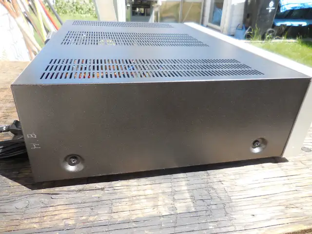 Harman Kardon hk460i Stereo Receiver in Stereo Systems & Home Theatre in Strathcona County - Image 6