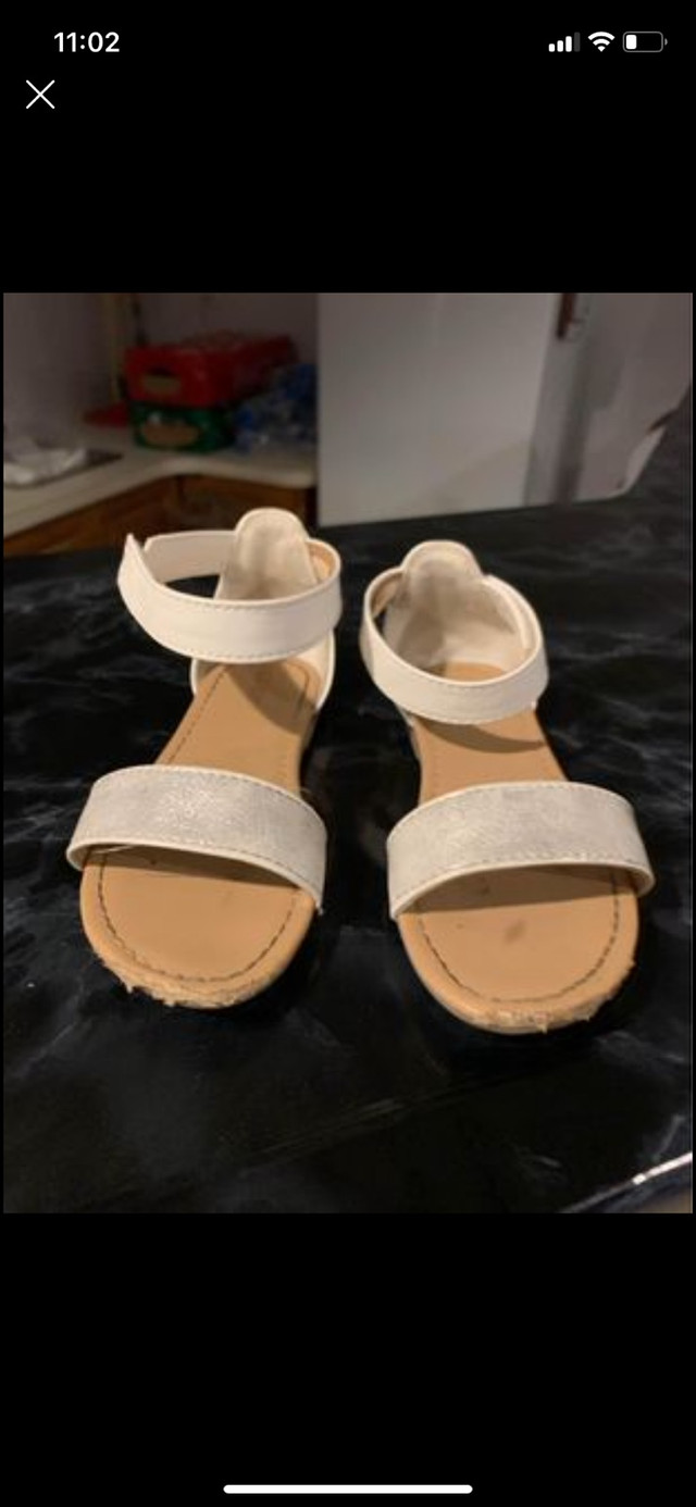 Toddler Girls sandals (size 10)  in Kids & Youth in Oakville / Halton Region - Image 2