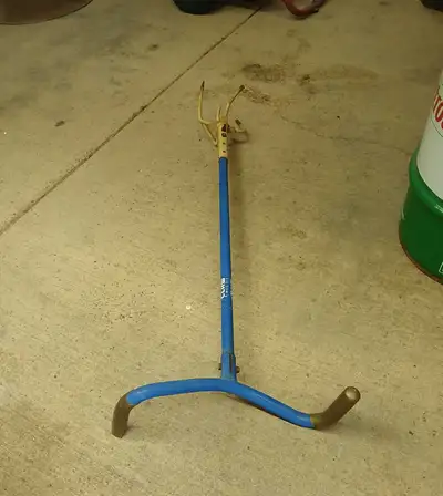 I'm selling a Garden Claw Gold garden tool, perfect for aerating and tilling your soil with ease. Th...